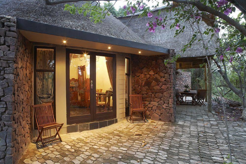 Birdsong Cottages Modimolle Rum bild